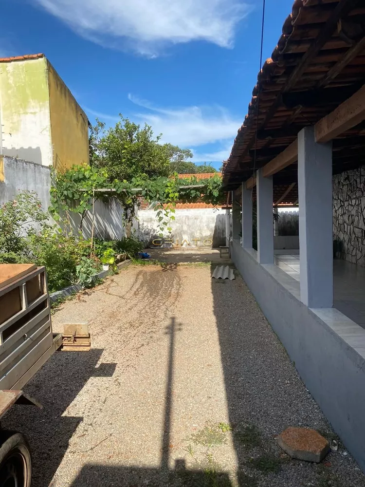 Casa à venda com 2 quartos, 200m² - Foto 4