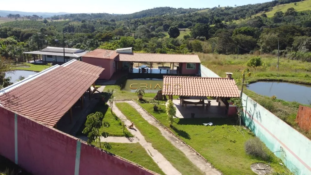 Fazenda à venda com 4 quartos, 200m² - Foto 2