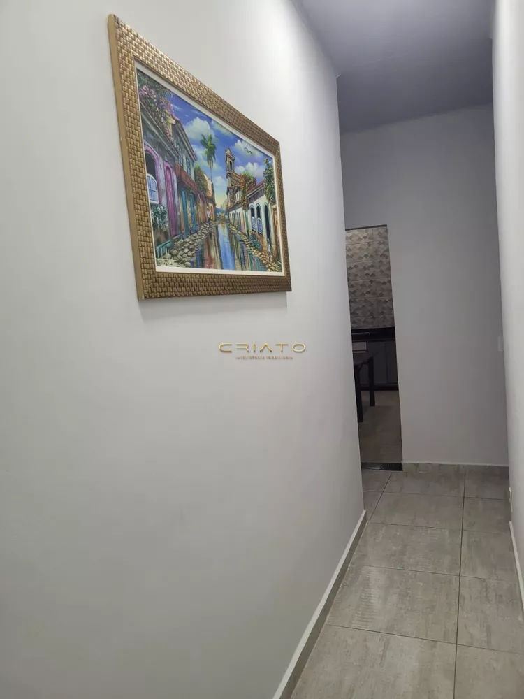 Casa à venda com 5 quartos, 200m² - Foto 1