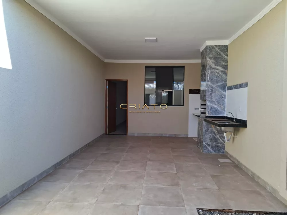 Casa à venda com 3 quartos, 70m² - Foto 1