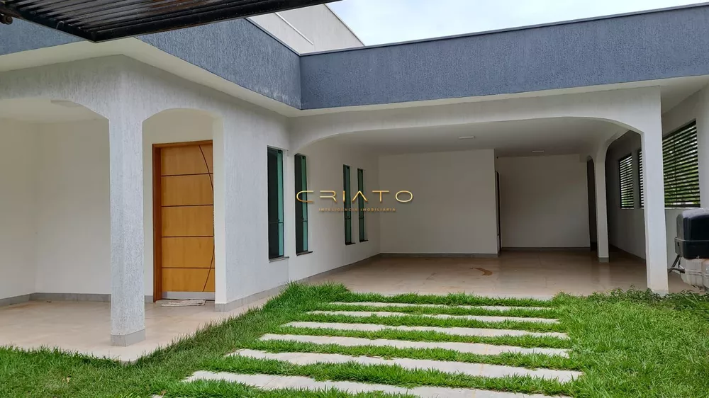 Casa à venda com 4 quartos, 300m² - Foto 1