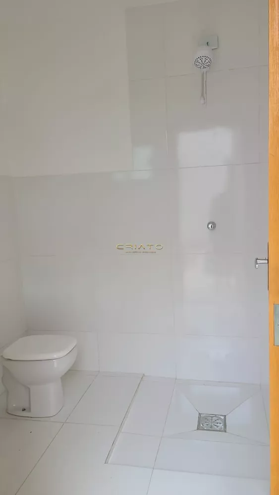 Casa à venda com 4 quartos, 300m² - Foto 2