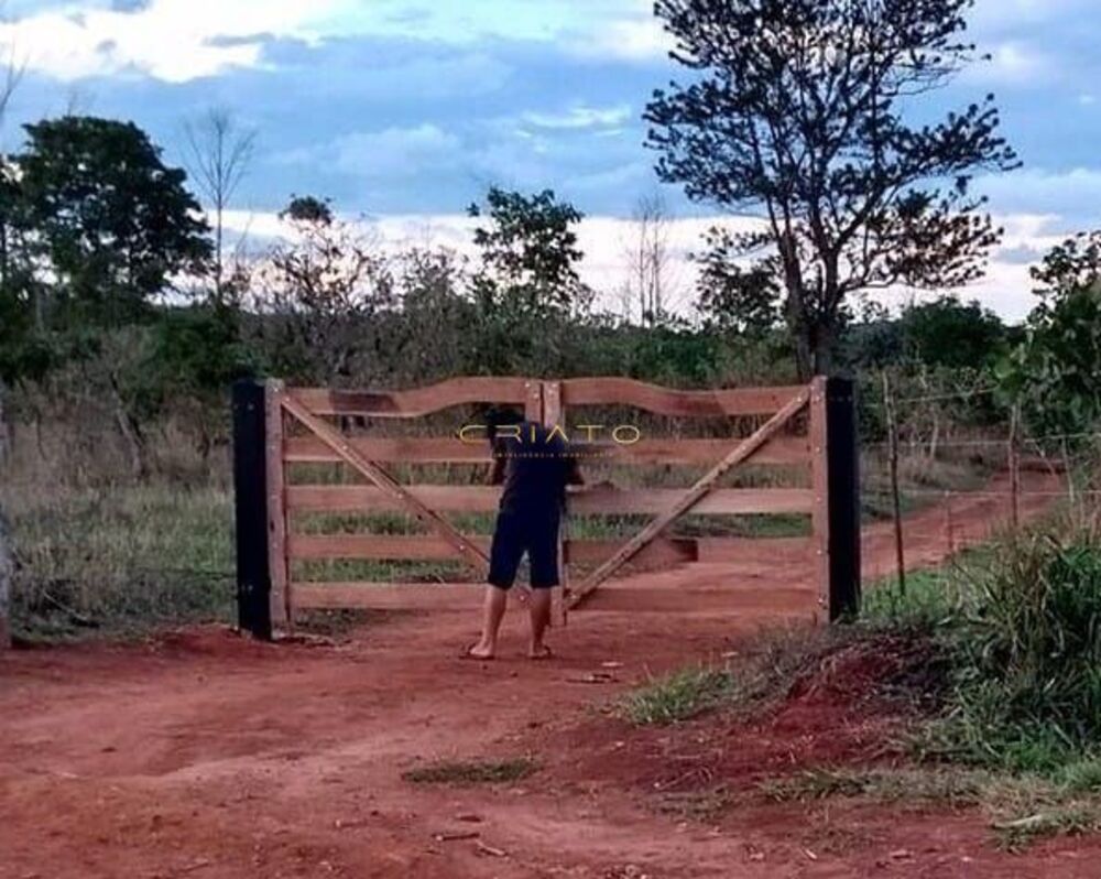 Chácara à venda com 2 quartos, 150m² - Foto 9