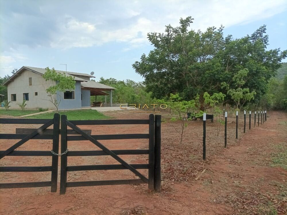 Chácara à venda com 2 quartos, 150m² - Foto 1