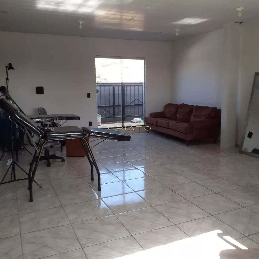 Sobrado à venda com 3 quartos, 230m² - Foto 2