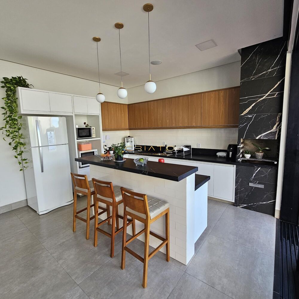 Casa, 3 quartos, 206 m² - Foto 3