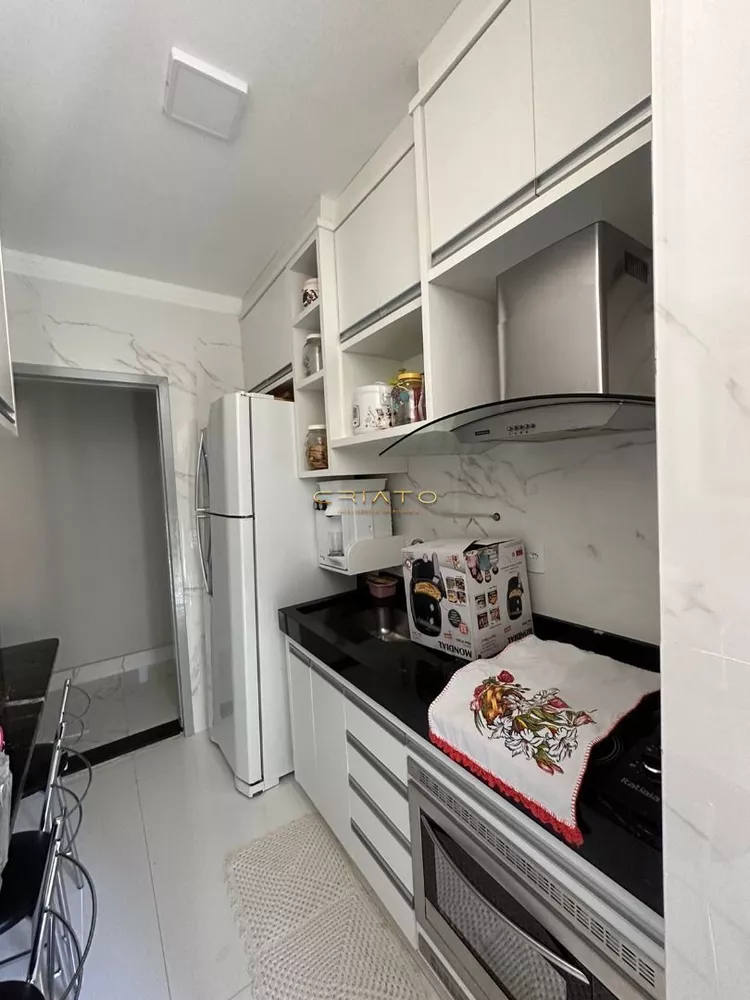 Apartamento à venda com 3 quartos, 67m² - Foto 2