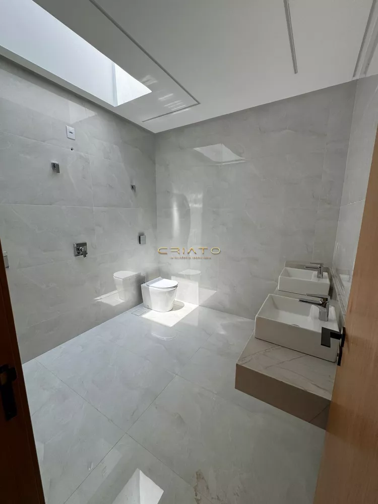 Casa, 4 quartos, 227 m² - Foto 1