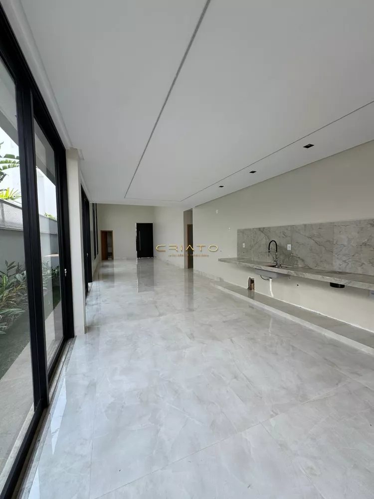 Casa, 4 quartos, 227 m² - Foto 2