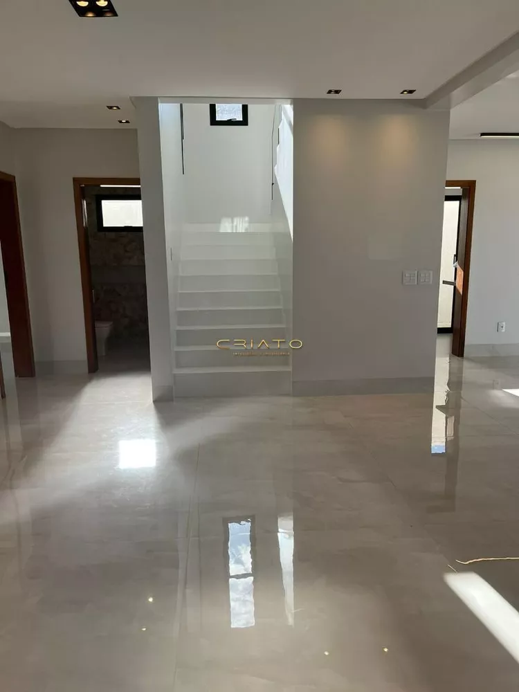 Casa à venda com 3 quartos, 269m² - Foto 3