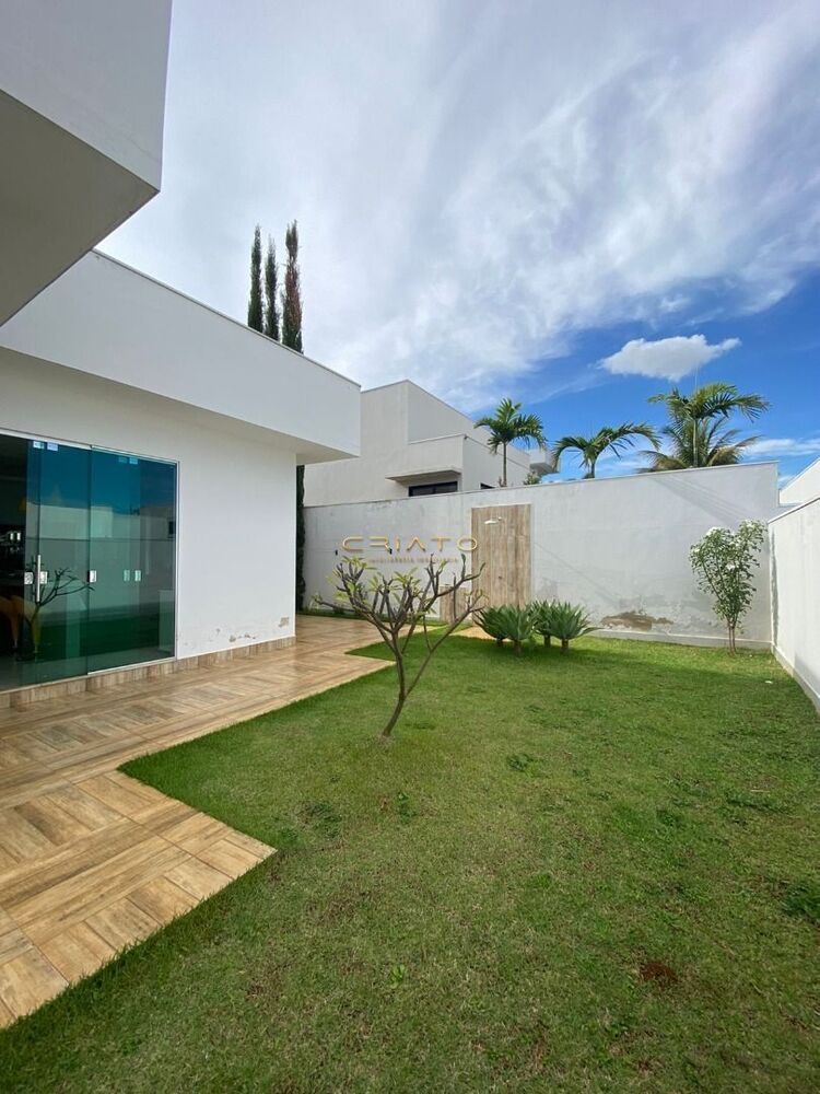 Casa à venda com 3 quartos, 245m² - Foto 1