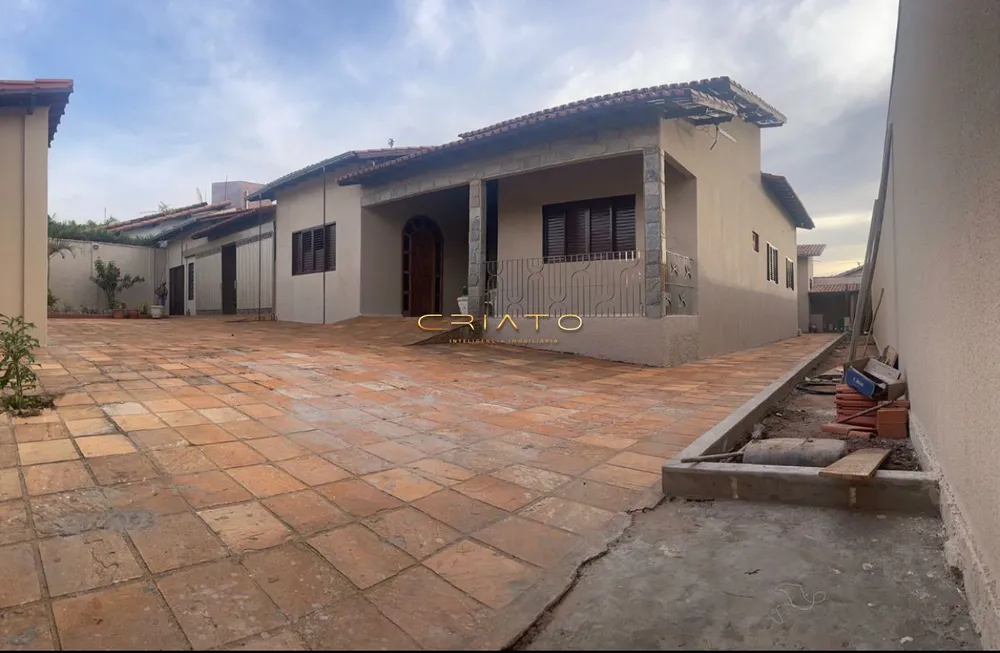 Casa, 3 quartos, 303 m² - Foto 1