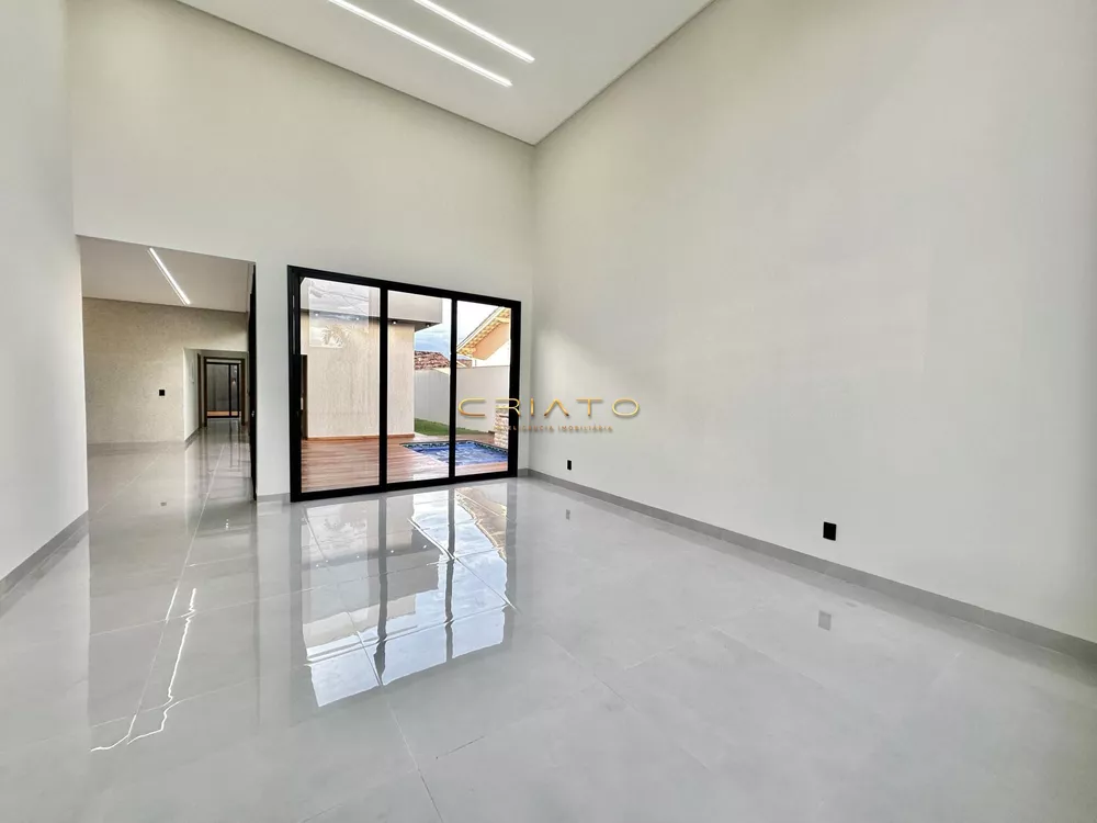 Casa à venda com 3 quartos, 229m² - Foto 3