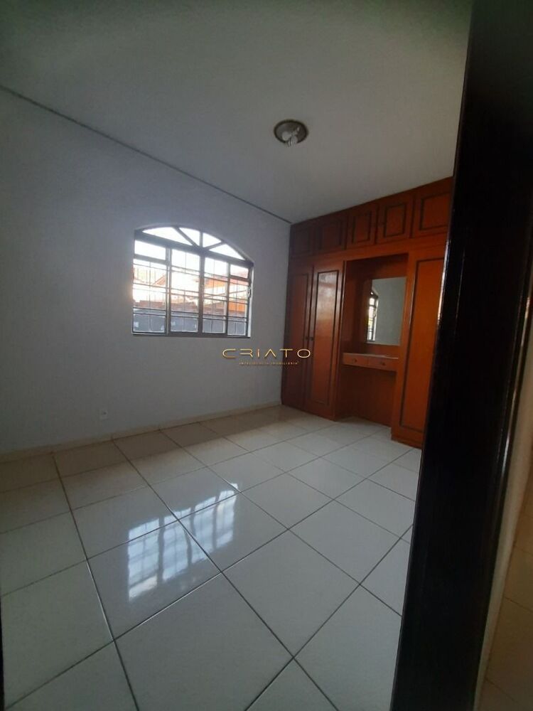 Casa à venda com 3 quartos, 280m² - Foto 6