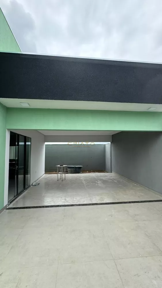 Casa à venda com 3 quartos, 100m² - Foto 1