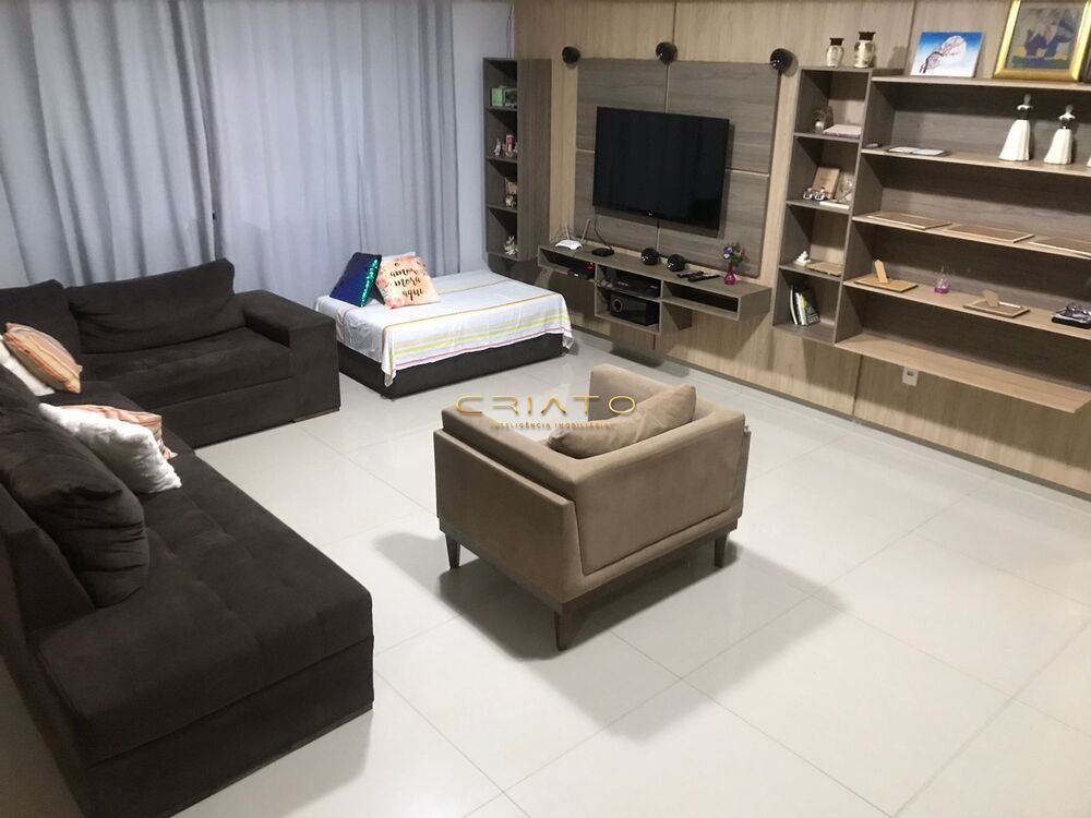 Casa, 3 quartos, 254 m² - Foto 1