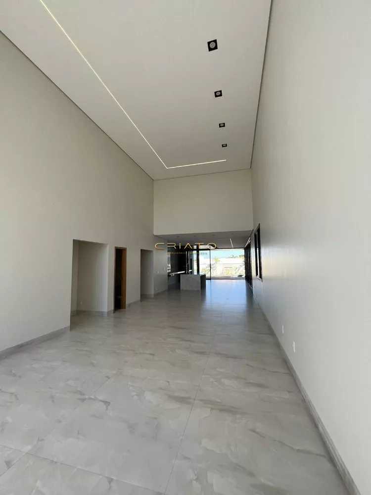 Casa à venda com 5 quartos, 308m² - Foto 3