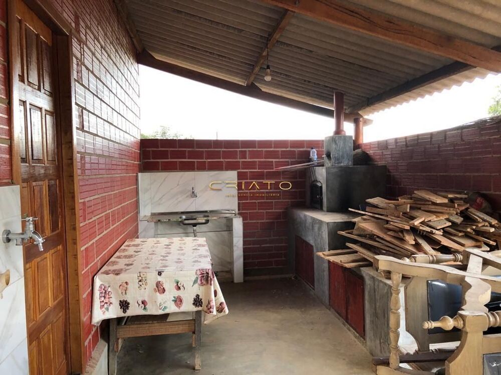 Chácara, 3 quartos, 3000 m² - Foto 1