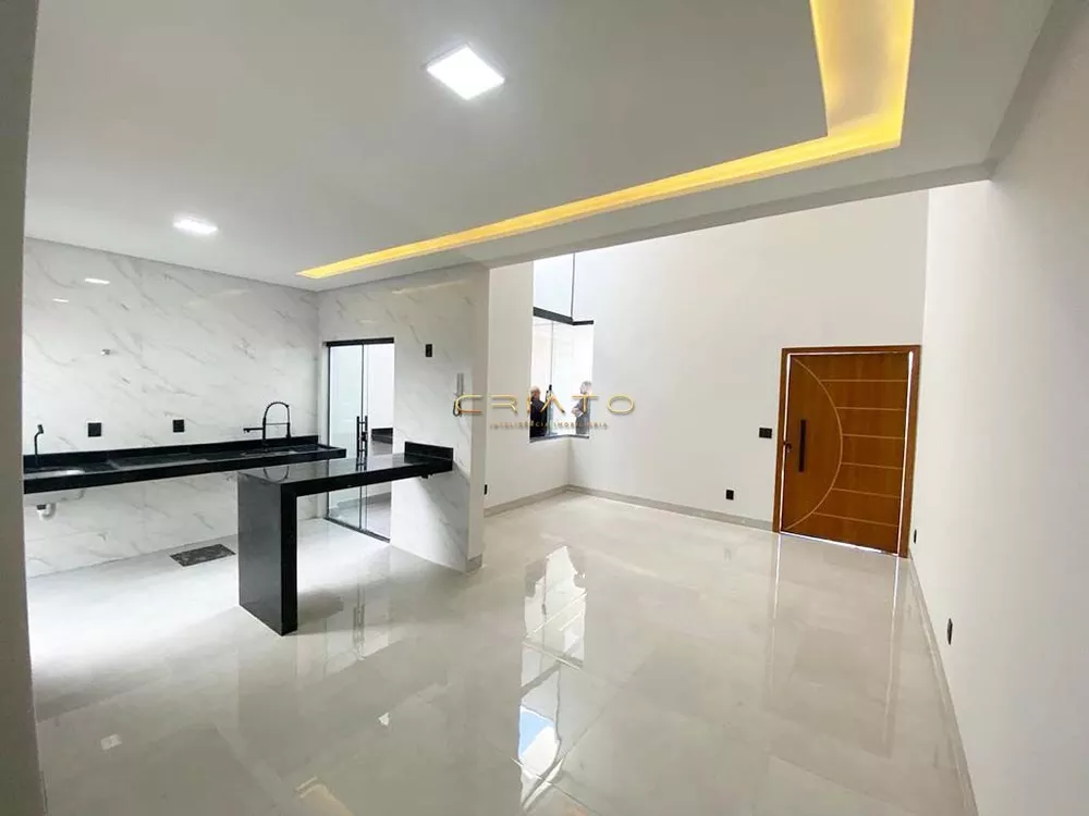 Casa à venda com 3 quartos, 105m² - Foto 1