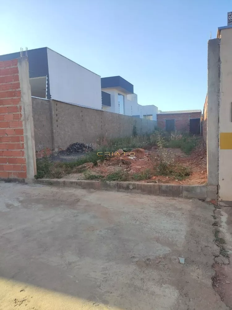 Terreno à venda, 200m² - Foto 1