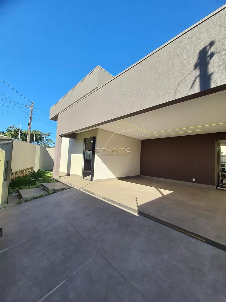 Casa à venda com 3 quartos, 120m² - Foto 1