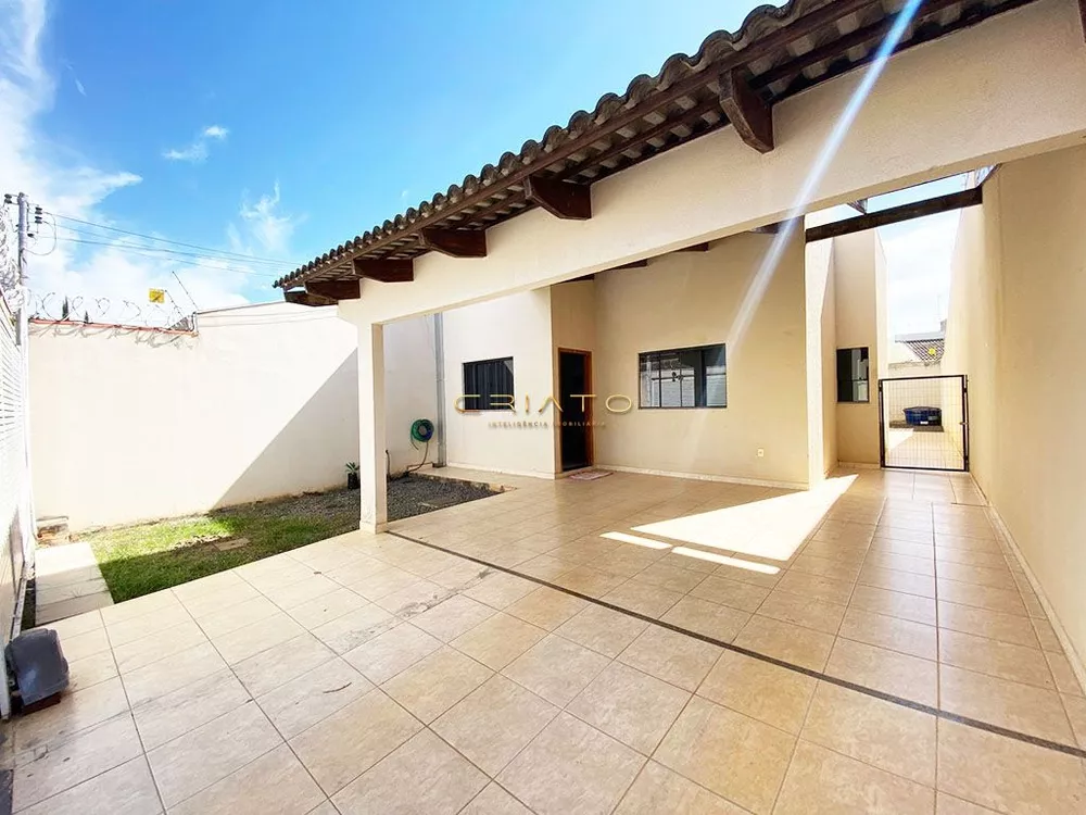 Casa à venda com 3 quartos, 113m² - Foto 1