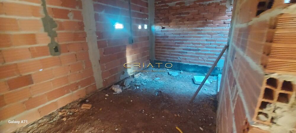 Casa à venda com 2 quartos, 70m² - Foto 7
