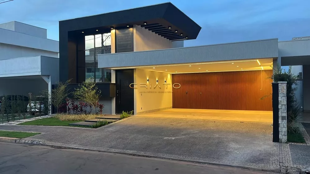 Casa à venda com 4 quartos, 235m² - Foto 1