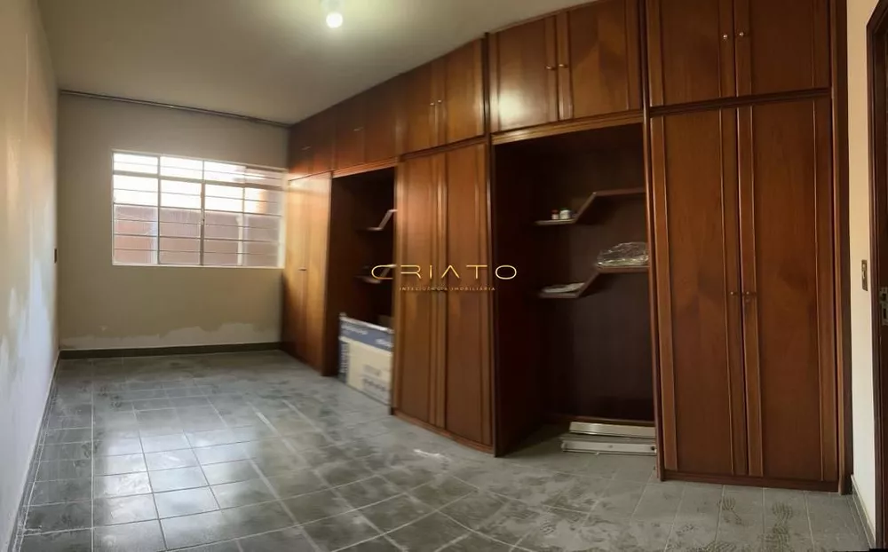 Casa à venda com 6 quartos, 290m² - Foto 5