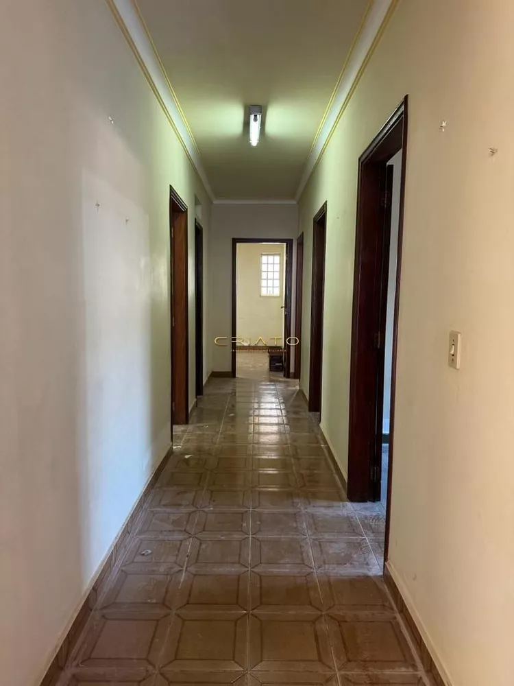 Casa à venda com 6 quartos, 290m² - Foto 4