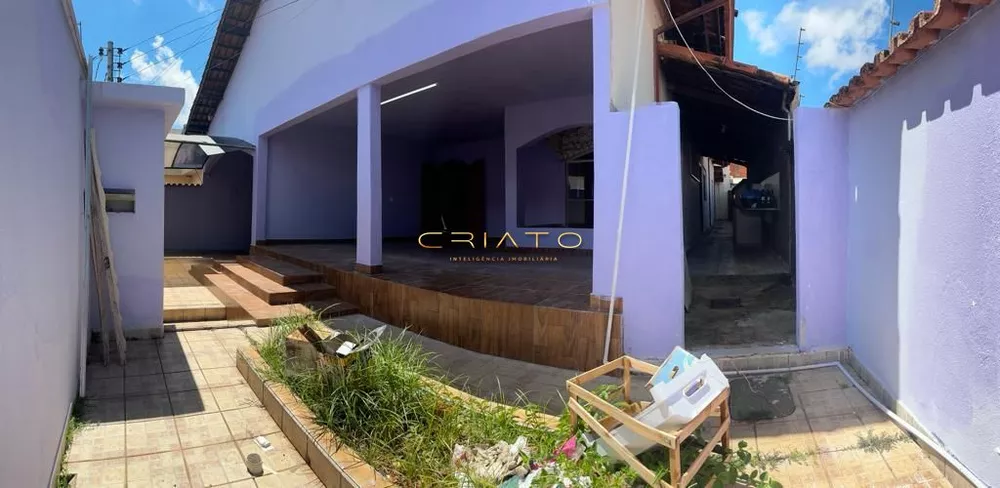 Casa à venda com 6 quartos, 290m² - Foto 1