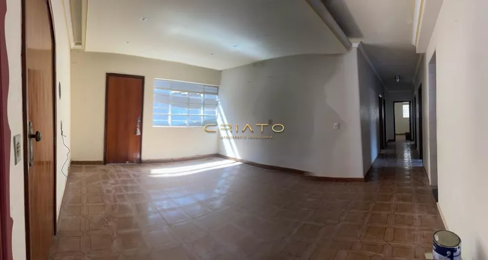 Casa à venda com 6 quartos, 290m² - Foto 3