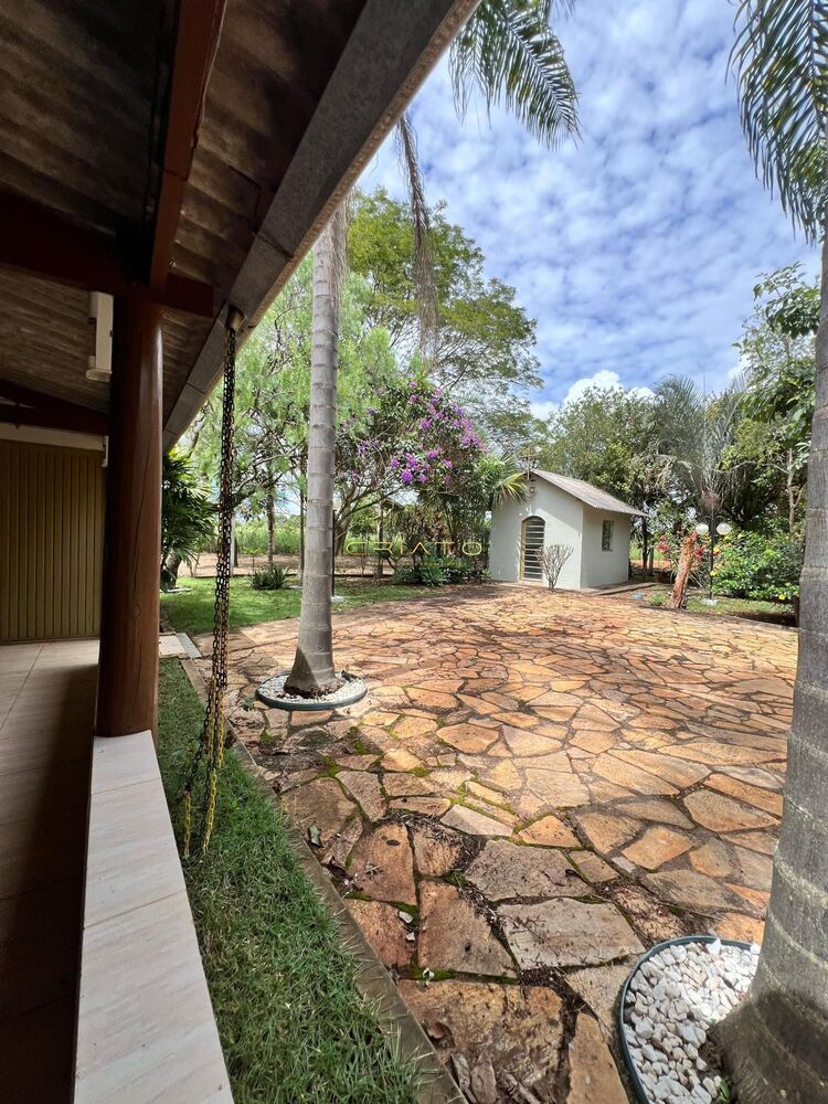 Chácara à venda com 3 quartos, 8900m² - Foto 2