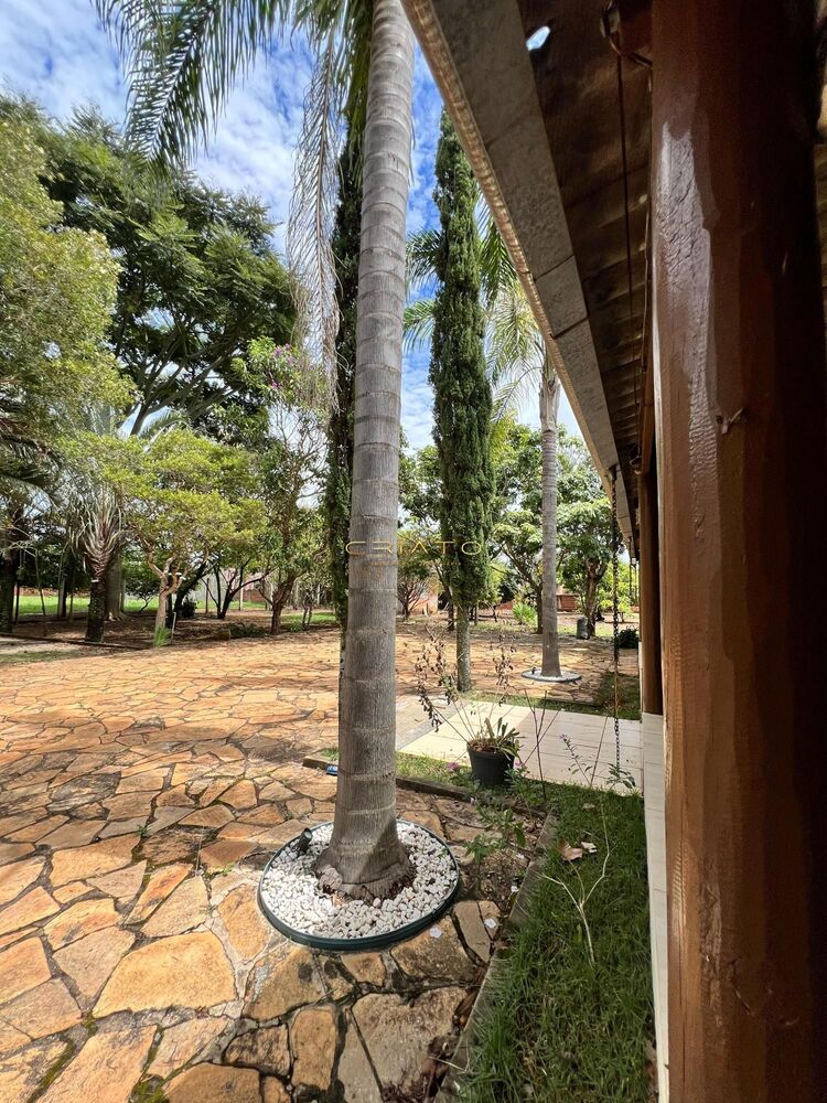 Chácara à venda com 3 quartos, 8900m² - Foto 1