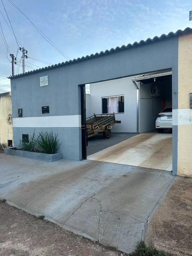 Casa à venda com 2 quartos, 80m² - Foto 1