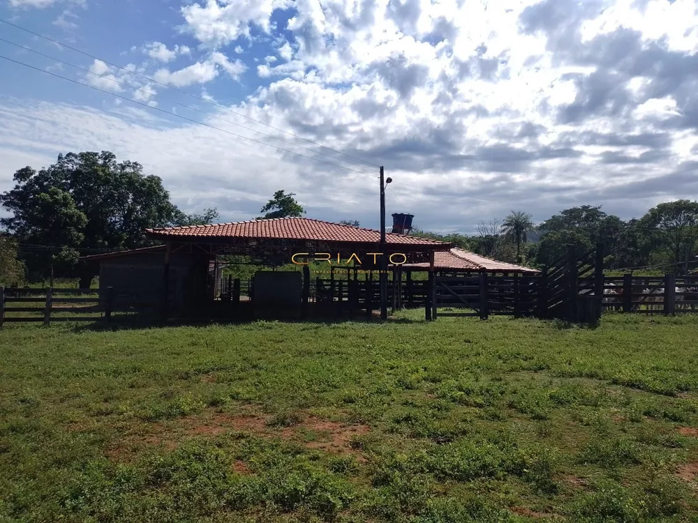 Fazenda à venda com 2 quartos, 683330m² - Foto 1