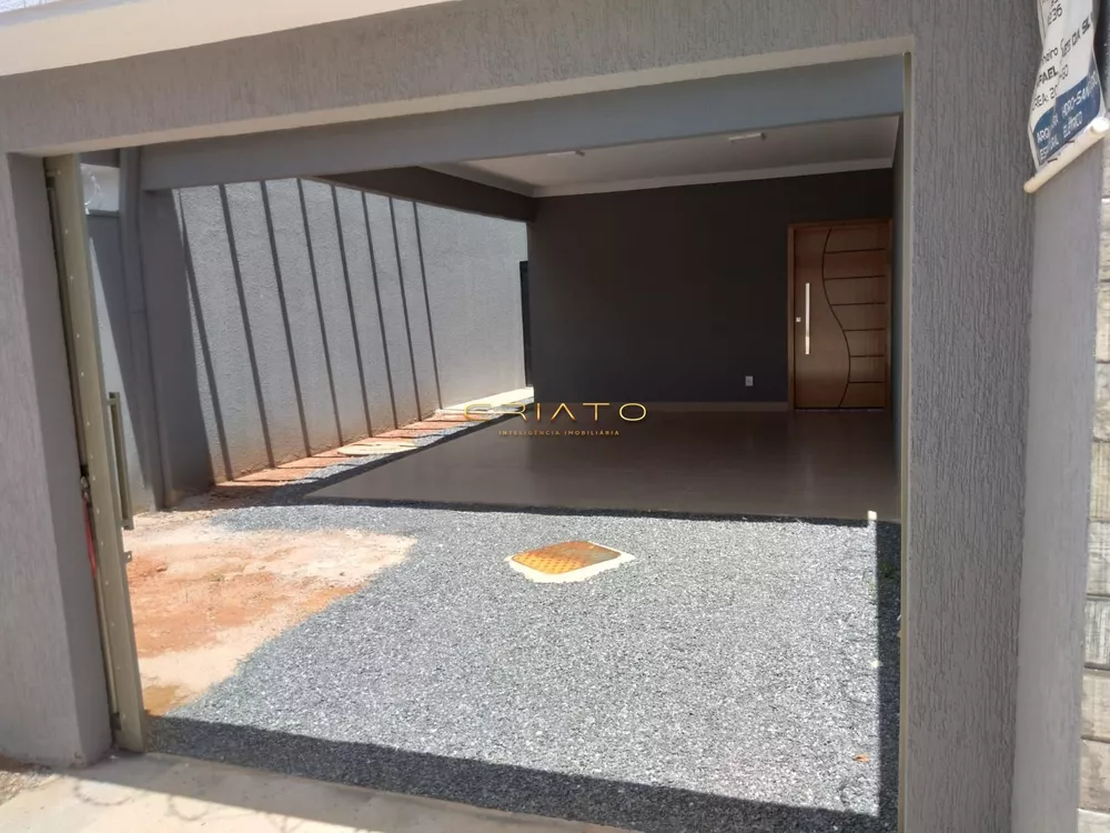 Casa à venda com 3 quartos, 105m² - Foto 1