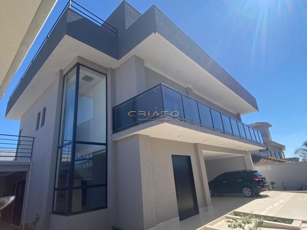 Sobrado, 3 quartos, 627 m² - Foto 1