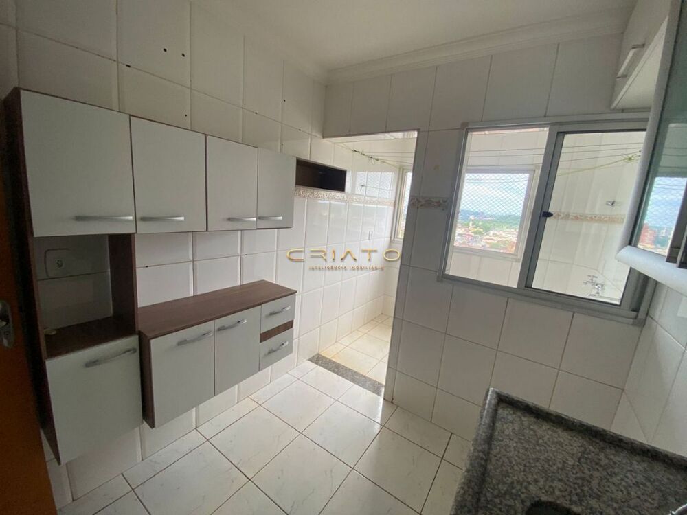 Apartamento à venda com 3 quartos, 80m² - Foto 2