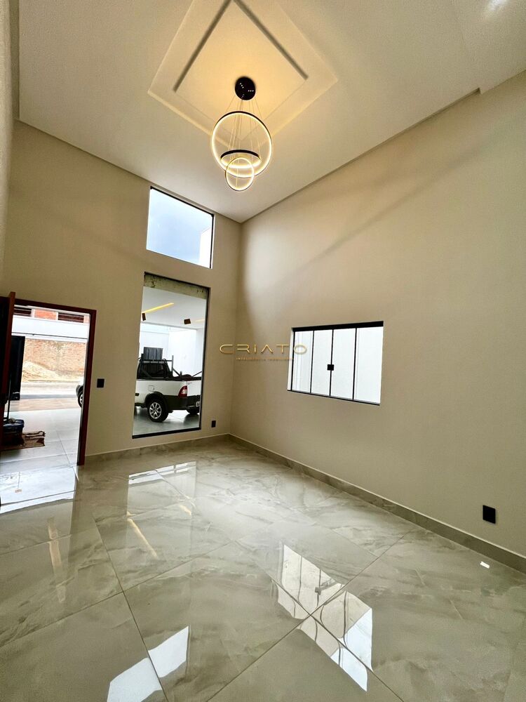 Casa à venda com 3 quartos, 119m² - Foto 1