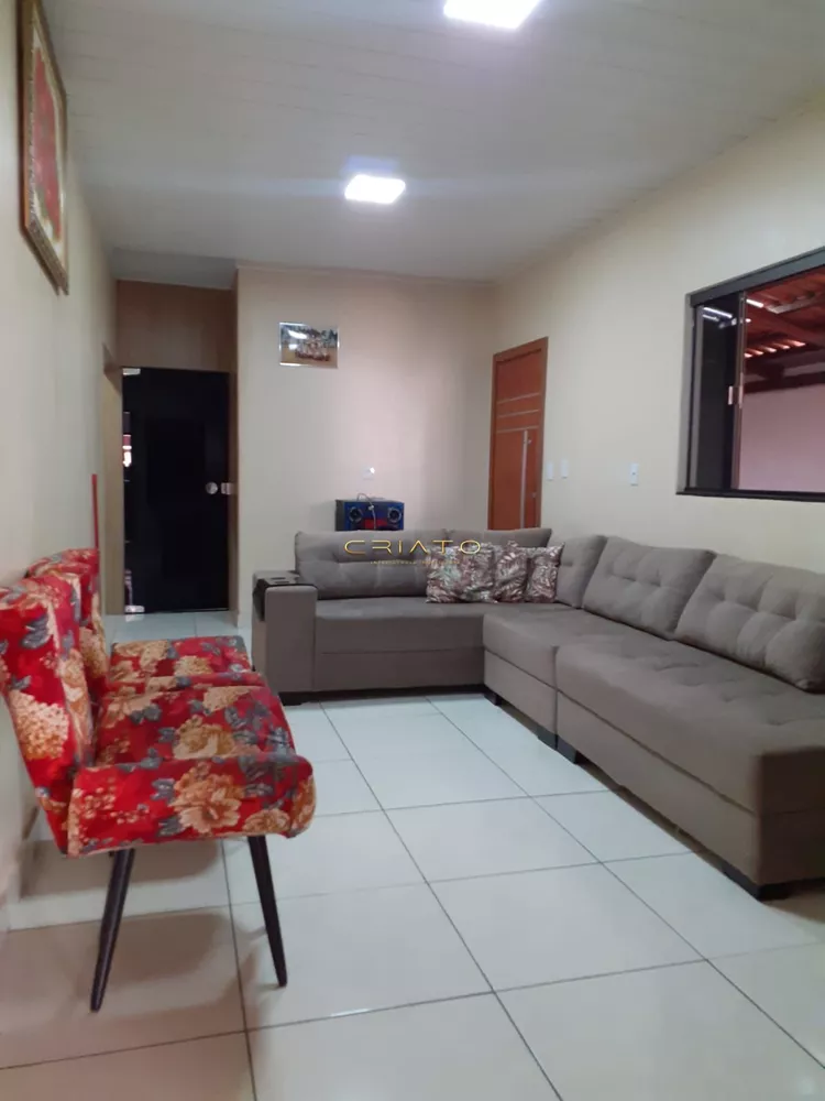 Casa à venda com 3 quartos, 200m² - Foto 1