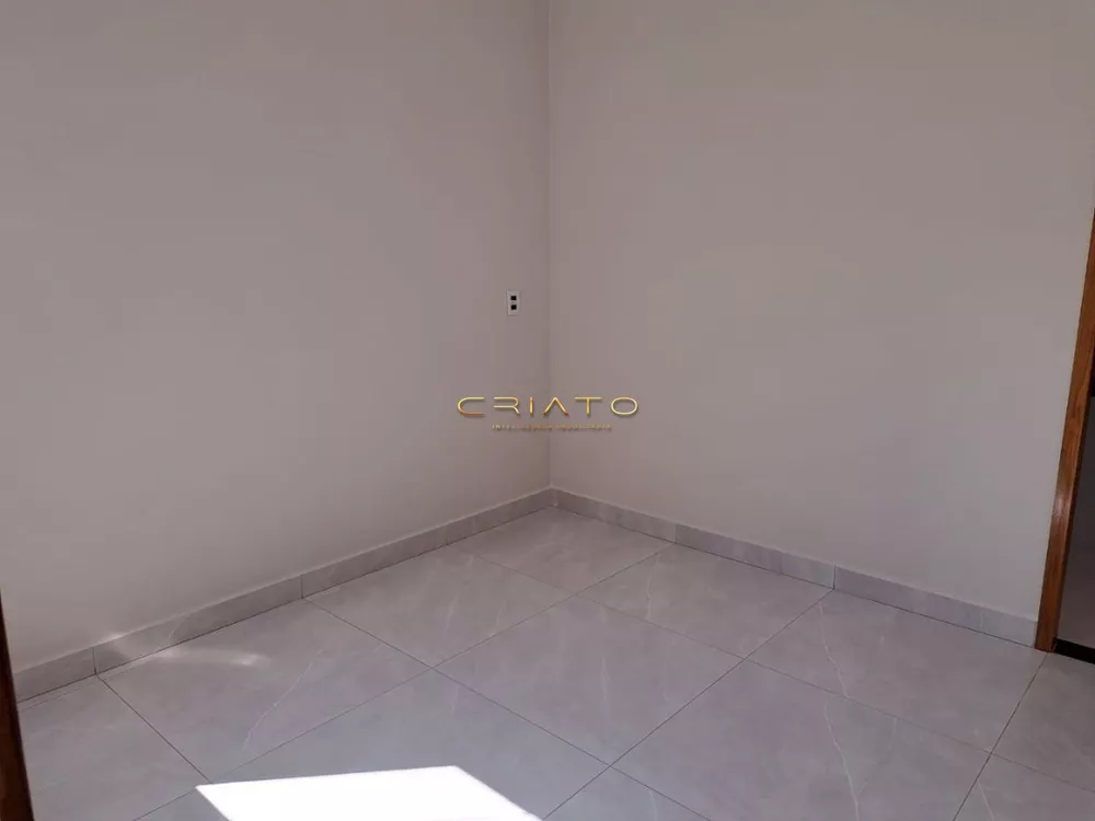 Casa à venda com 3 quartos, 98m² - Foto 4