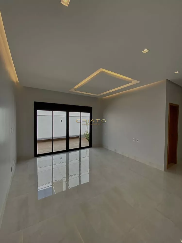 Casa à venda com 4 quartos, 240m² - Foto 3