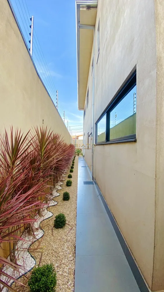 Sobrado, 4 quartos, 329 m² - Foto 1