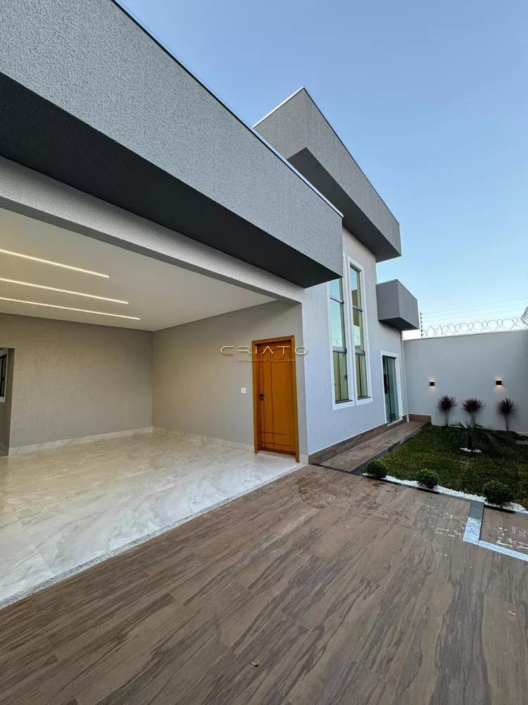 Casa à venda com 3 quartos, 118m² - Foto 1