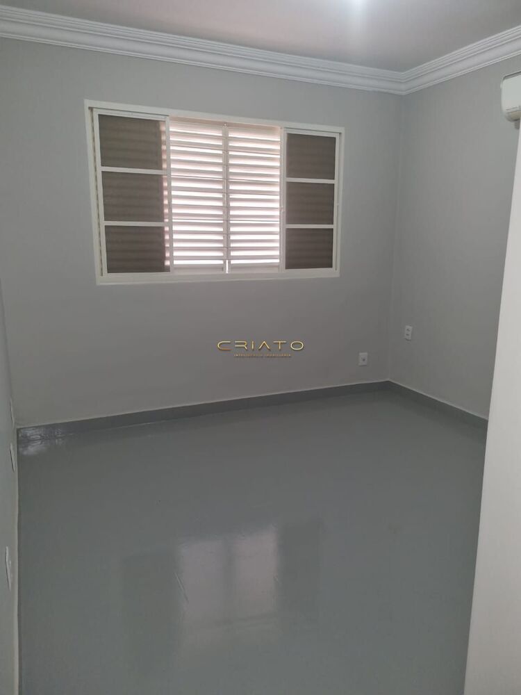 Casa à venda com 3 quartos, 252m² - Foto 8