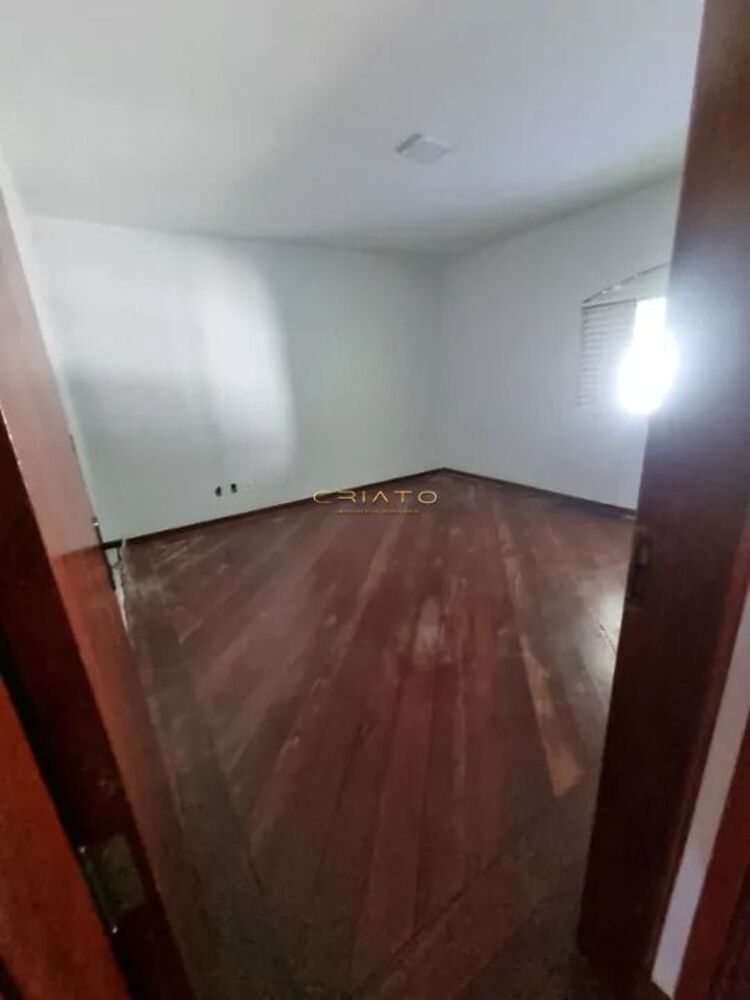 Casa à venda com 4 quartos, 279m² - Foto 12