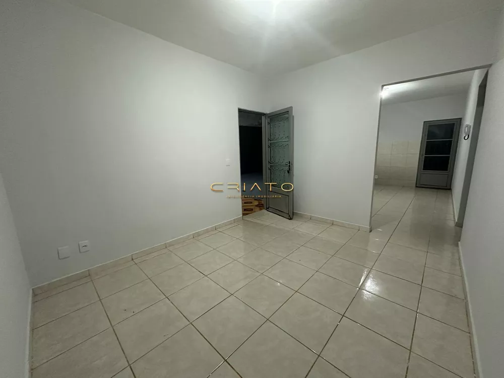 Casa à venda com 2 quartos, 100m² - Foto 11