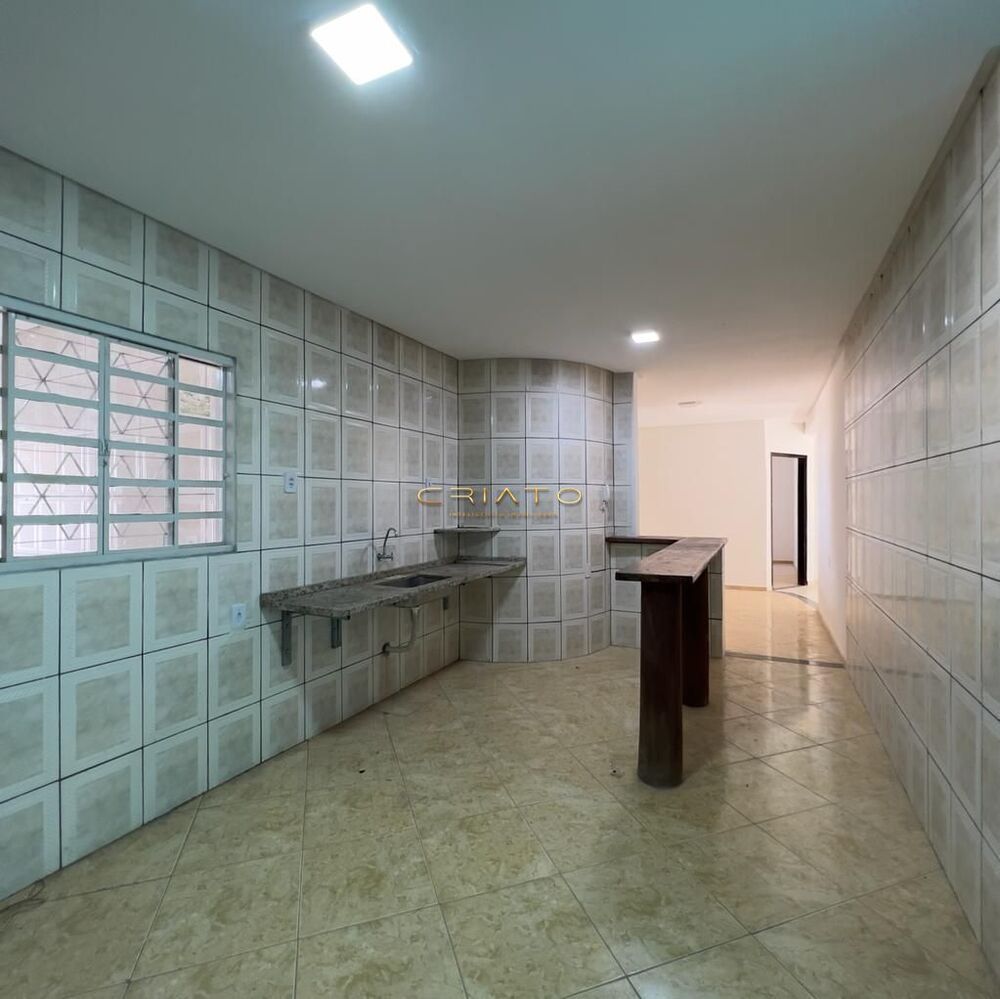 Casa, 3 quartos, 204 m² - Foto 2