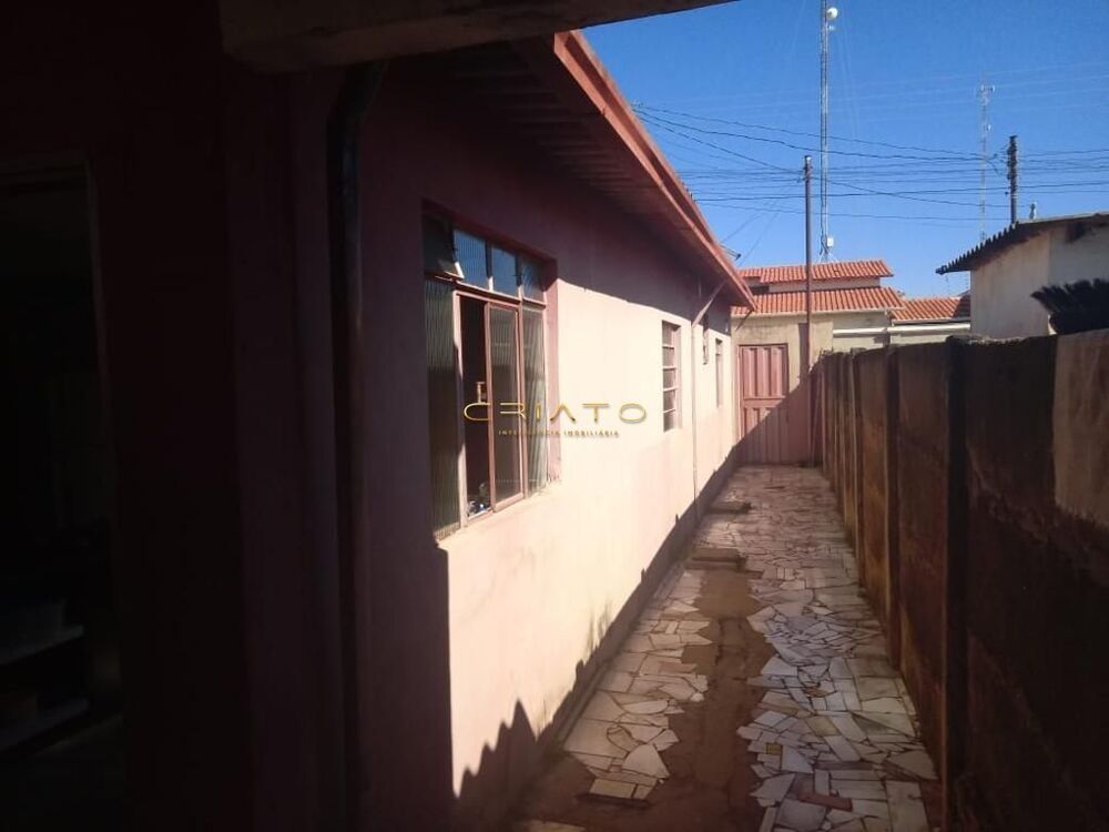 Casa à venda com 2 quartos, 90m² - Foto 11